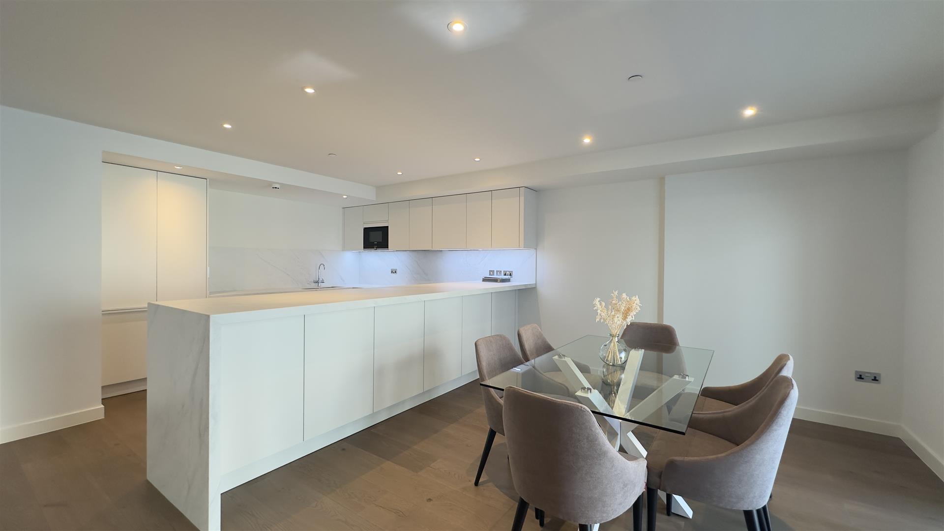 Image of Apartment - 4 Bedrooms - 4 Bathrooms for Rental in EuroCity-Gibraltar, Image 2